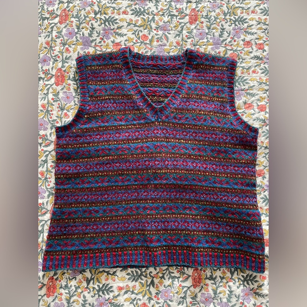 Hand knit wool sweater vest - wool/M